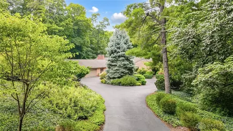 4365 Delco Dell Rd, Kettering, OH 45429