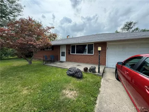 5751 Shady Oak St, Dayton, OH 45424
