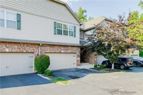3164 Cobblestone Ln, Dayton, OH 45429