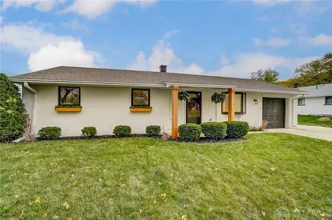 650 Cherry Blossom Dr, West Carrollton, OH 45449