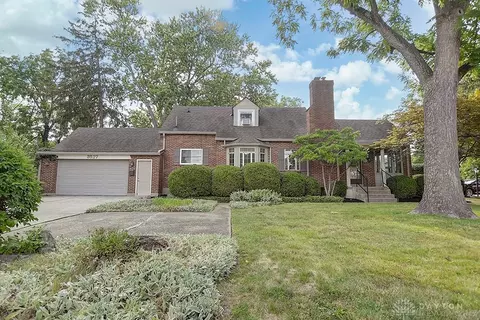 3527 Far Hills Ave, Dayton, OH 45429