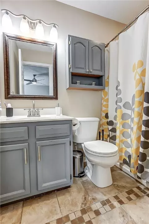 Bath - 2016 Clearstream Way, Clayton, OH 45315 photo 4 of 5
