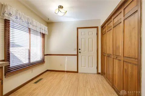 Entry Way - 7170 Fallen Oak Trce, Dayton, OH 45459 photo 4 of 5