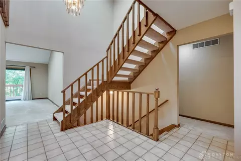 Entry Way - 7170 Fallen Oak Trce, Dayton, OH 45459 photo 3 of 5