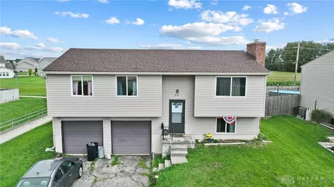 810 Nordhoff Farm Dr, Englewood, OH 45322
