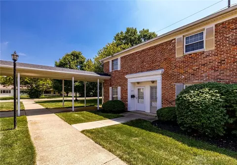 843 Clareridge Ln, Centerville, OH 45458