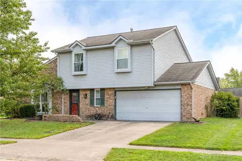 8728 Deer Chase Dr, Huber Heights, OH 45424