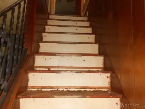 Entry Way - 616 N Murray St, Springfield, OH 45503 photo 1 of 1