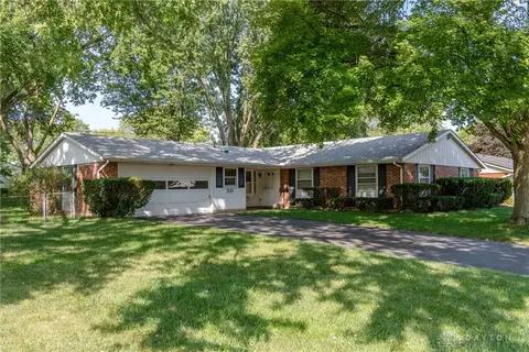 50 Graywood Ct, Centerville, OH 45458