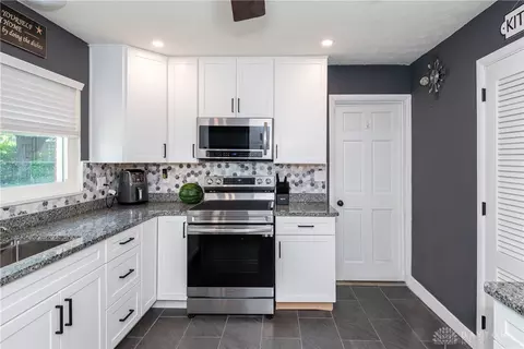 1016 E Stroop Rd, Kettering, OH 45429 photo 14