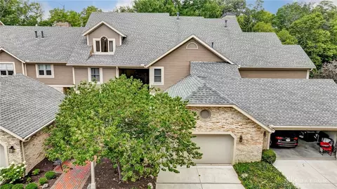 105 Crossridge Dr, Dayton, OH 45429