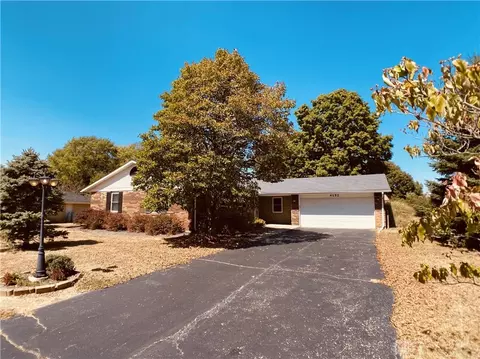 4152 Pennywood Dr, Beavercreek, OH 45430