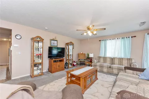 Living - 11545 Regency Square Ct #4, Cincinnati, OH 45231 photo 1 of 1