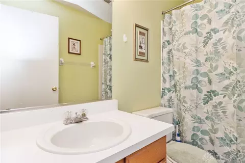 Bath - 11545 Regency Square Ct #4, Cincinnati, OH 45231 photo 2 of 2