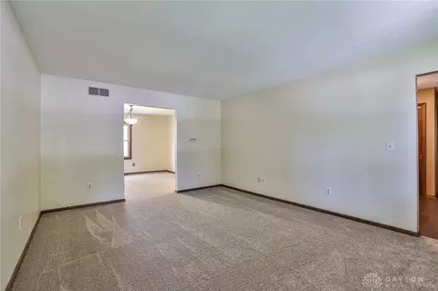 210 Edith Dr, Middletown, OH 45042 photo 8