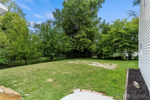 Exterior - 129 E Doris Dr, Fairborn, OH 45324 photo 9 of 12