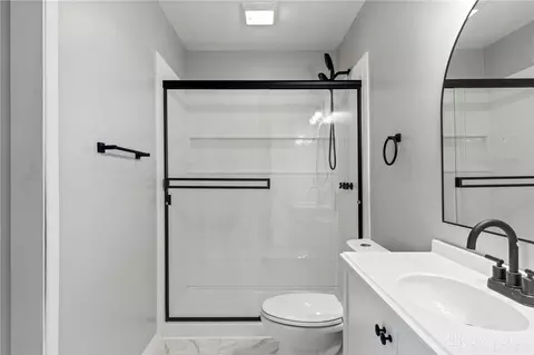 Bath - 129 E Doris Dr, Fairborn, OH 45324 photo 2 of 3