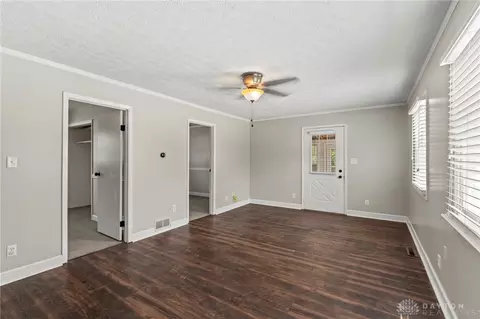 Living - 129 E Doris Dr, Fairborn, OH 45324 photo 6 of 8
