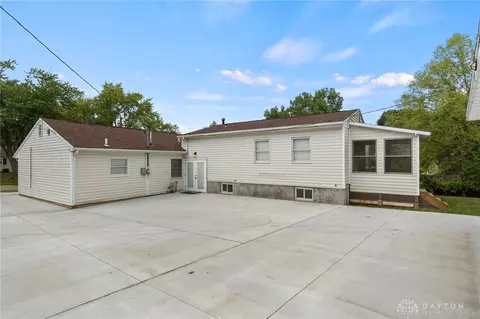 Exterior - 129 E Doris Dr, Fairborn, OH 45324 photo 6 of 12