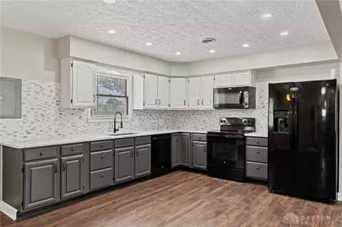 Kitchen - 129 E Doris Dr, Fairborn, OH 45324 photo 2 of 4