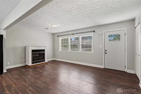 Living - 129 E Doris Dr, Fairborn, OH 45324 photo 3 of 8