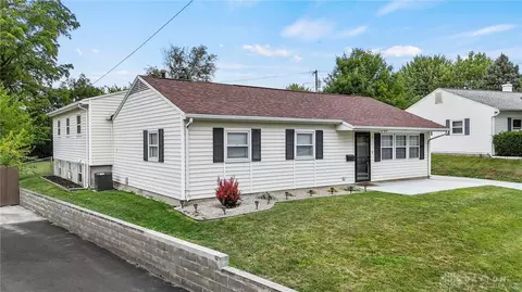 129 E Doris Dr, Fairborn, OH 45324