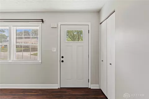Entry Way - 129 E Doris Dr, Fairborn, OH 45324 photo 1 of 3