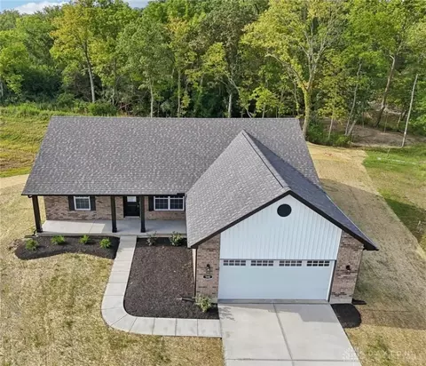 548 Holland Dr, Trenton, OH 45067