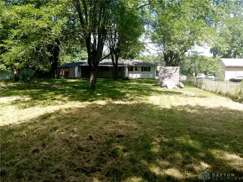 7849 Dubois Rd, Franklin, OH 45005