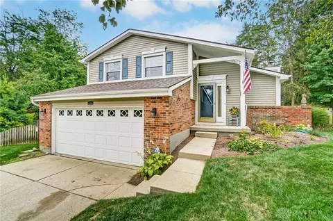 6300 Gentry Woods Dr, Dayton, OH 45459