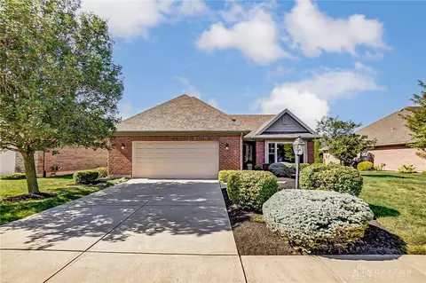 35 Black Walnut Dr, Springboro, OH 45066