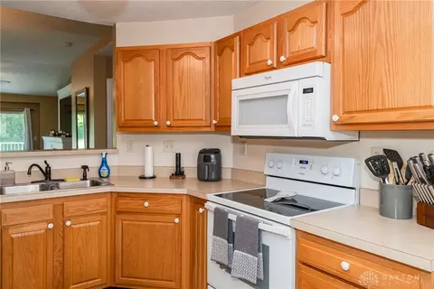 Kitchen - 1282 Wilderness Way, Monroe, OH 45050 photo 3 of 3