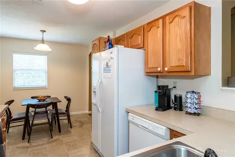 Kitchen - 1282 Wilderness Way, Monroe, OH 45050 photo 2 of 3