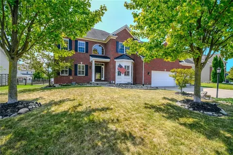 2127 Lincolnshire Dr, Dayton, OH 45434