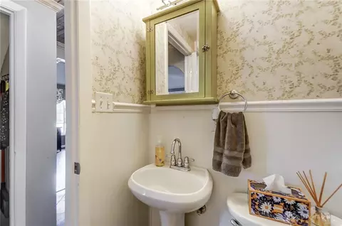 Bath - 3224 Lenox Dr, Kettering, OH 45429 photo 1 of 9
