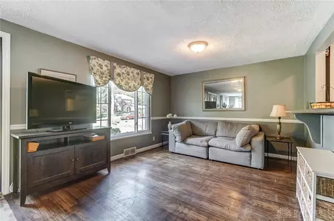 Living - 3224 Lenox Dr, Kettering, OH 45429 photo 6 of 6