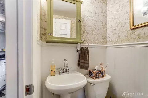 Bath - 3224 Lenox Dr, Kettering, OH 45429 photo 2 of 9