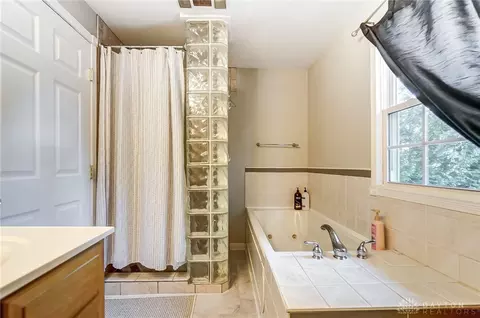 Bath - 3224 Lenox Dr, Kettering, OH 45429 photo 5 of 9