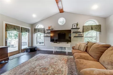 Living - 3224 Lenox Dr, Kettering, OH 45429 photo 4 of 6