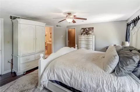 Bedroom - 3224 Lenox Dr, Kettering, OH 45429 photo 4 of 8
