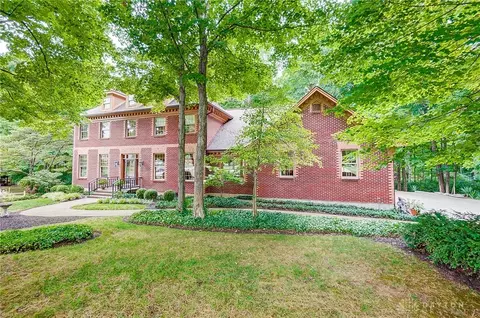 1375 Soaring Heights Dr, Sugarcreek Township, OH 45440
