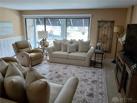 Living - 5400 Landau Dr #2, Kettering, OH 45429 photo 2 of 2