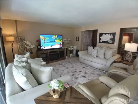 Living - 5400 Landau Dr #2, Kettering, OH 45429 photo 1 of 2