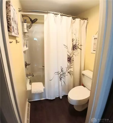 Bath - 5400 Landau Dr #2, Kettering, OH 45429 photo 5 of 5