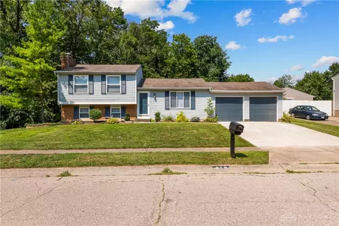 619 Jamestown Dr, Miamisburg, OH 45342