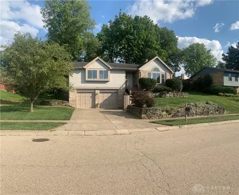 2356 Oakbark St, Miamisburg, OH 45342