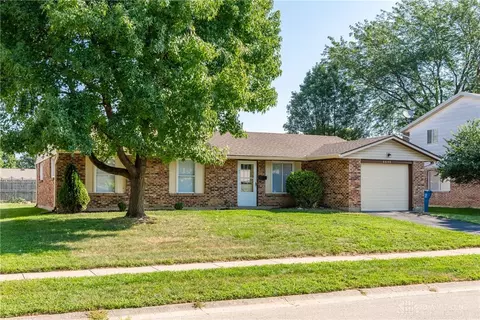 6848 Laurelview Dr, Huber Heights, OH 45424