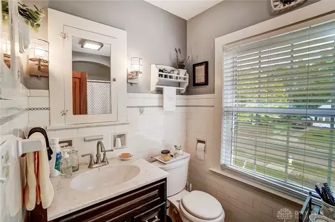 Bath - 121 S Kensington Pl, Springfield, OH 45504 photo 1 of 2