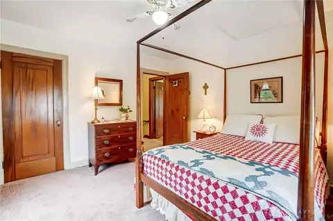 Bedroom - 121 S Kensington Pl, Springfield, OH 45504 photo 5 of 10