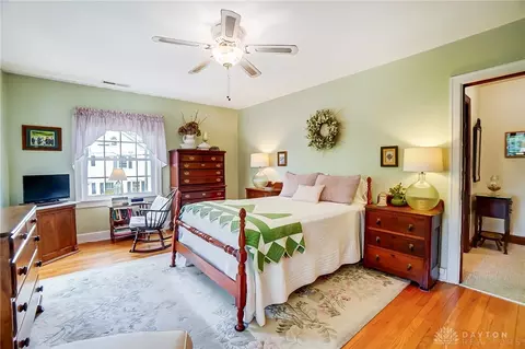 Bedroom - 121 S Kensington Pl, Springfield, OH 45504 photo 2 of 10